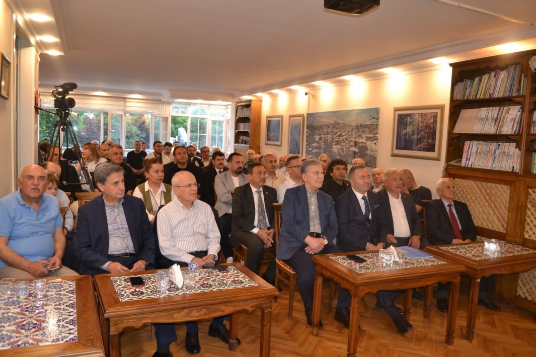 “Türkiye’nin Demokrasi Yolculuğu” temalı söyleşimizi gerçekleştirdik